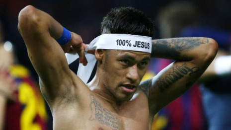Neymar desrespeitou regras da Fifa e da Uefa Foto: Michael Dalder / REUTERS