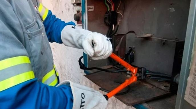 Barbosinha celebra decisão da Aneel de suspender corte de energia por 90 dias