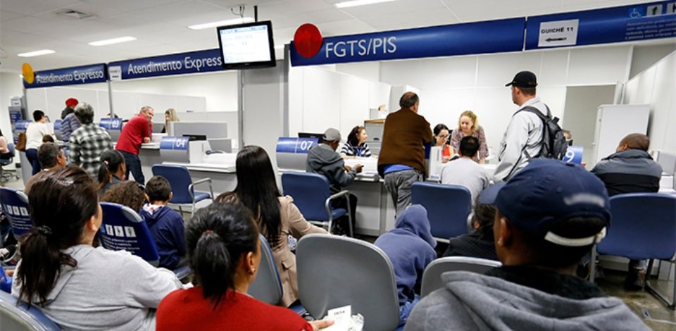 Trabalhadores nascidos em outubro podem sacar o PIS a partir de hoje