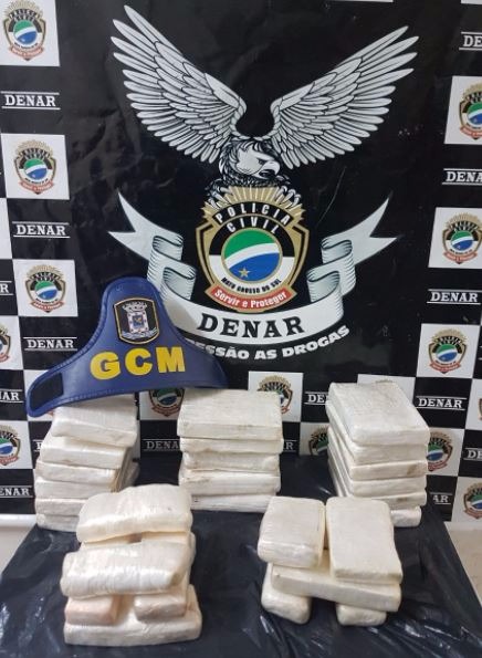 Denar e GCM apreendem 23 quilos de cocaína dentro de carro na região central