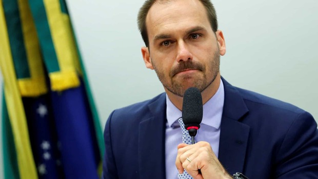 Flávio Bolsonaro entrega pedido de desfiliação do PSL (Reuters)