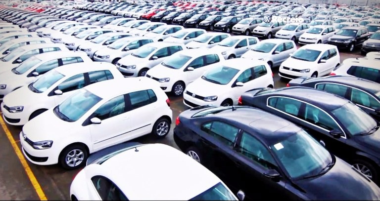 Licenciamentos ultrapassaram os 10 mil diários pela primeira vez no ano - Crédito: Arquivo/Agência Brasil