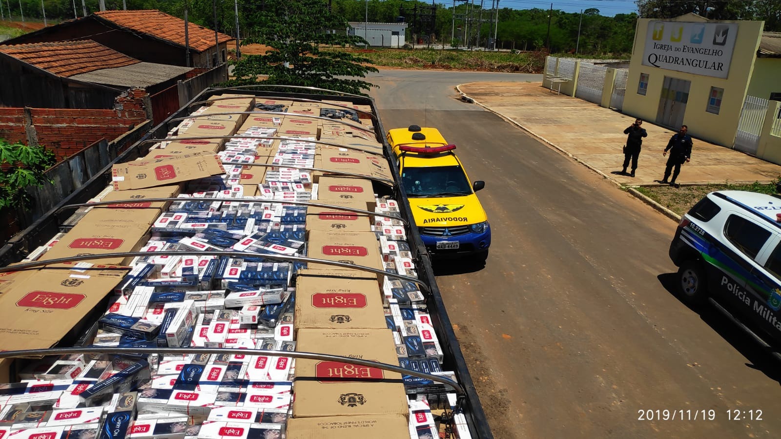 PM apreende mais de 1 milhão de reais em contrabando de cigarros Divulgação/PM
