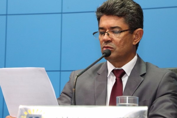 Prof. Rinaldo solicita recursos para a educação de Bela Vista