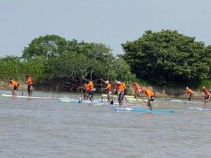 Corumbá recebe competição de esportes de aventura no fim de semana Atletas durante prova de Stand Up Paddle (Foto: Divulgação/ Pantanal Extremo)