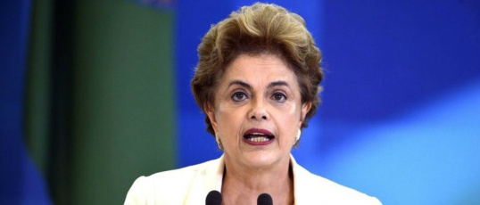 Dilma rebate empreiteiro: 'no meu caso é propina. No do Temer, não?' © Agência Brasil