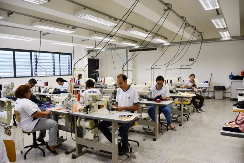 Senai está com matrículas abertas para 15 cursos técnicos distribuídos por 11 cidades