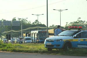 Mobilização fecha Guaicurus na sexta e professores decidem sobre greve No dia 11 de novembro, durante uma mobilização nacional o local a rodovia também foi bloqueada- Foto: Franz Mendes