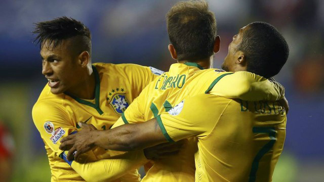 Brasil venceu na estreia por 2 a 1 Foto: RICARDO MORAES / REUTERS
