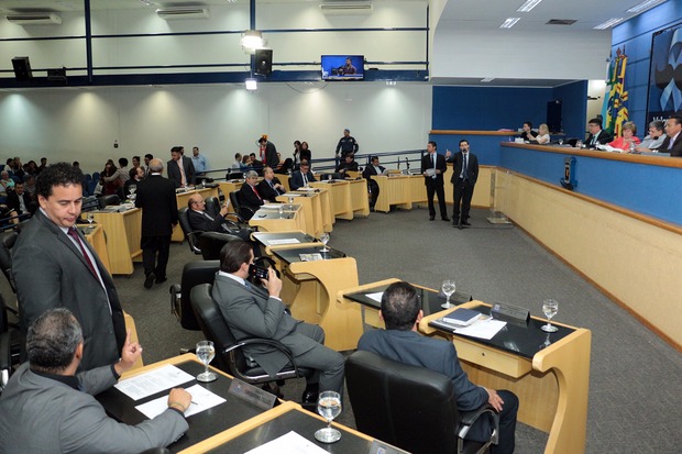 Vereadores votam um Veto e cinco Projetos na sessão de terça-feira