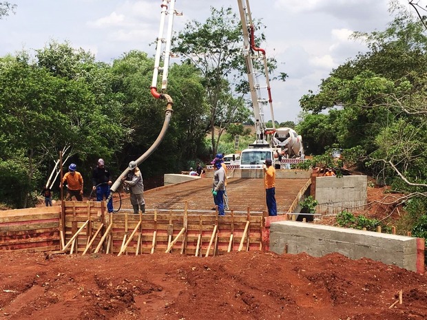 Com recursos próprios e do Fundersul prefeitura de Dourados atende área rural