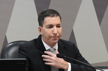 Preso suspeito de hackear celulares diz que deu informações a jornalista Site recebeu informações anônimas. Marcos Oliveira/Agência Senado