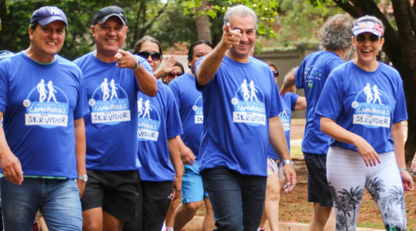Com aula de zumba e sorteio de prêmios, 5º Caminhada do Servidor reuniu 500 participantes