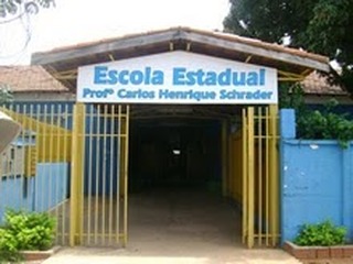 Deputados lamentam fechamento de escola e pedem que secretaria reveja decisão Deputados lamentam fechamento de escola e pedem que secretaria reveja decisão
