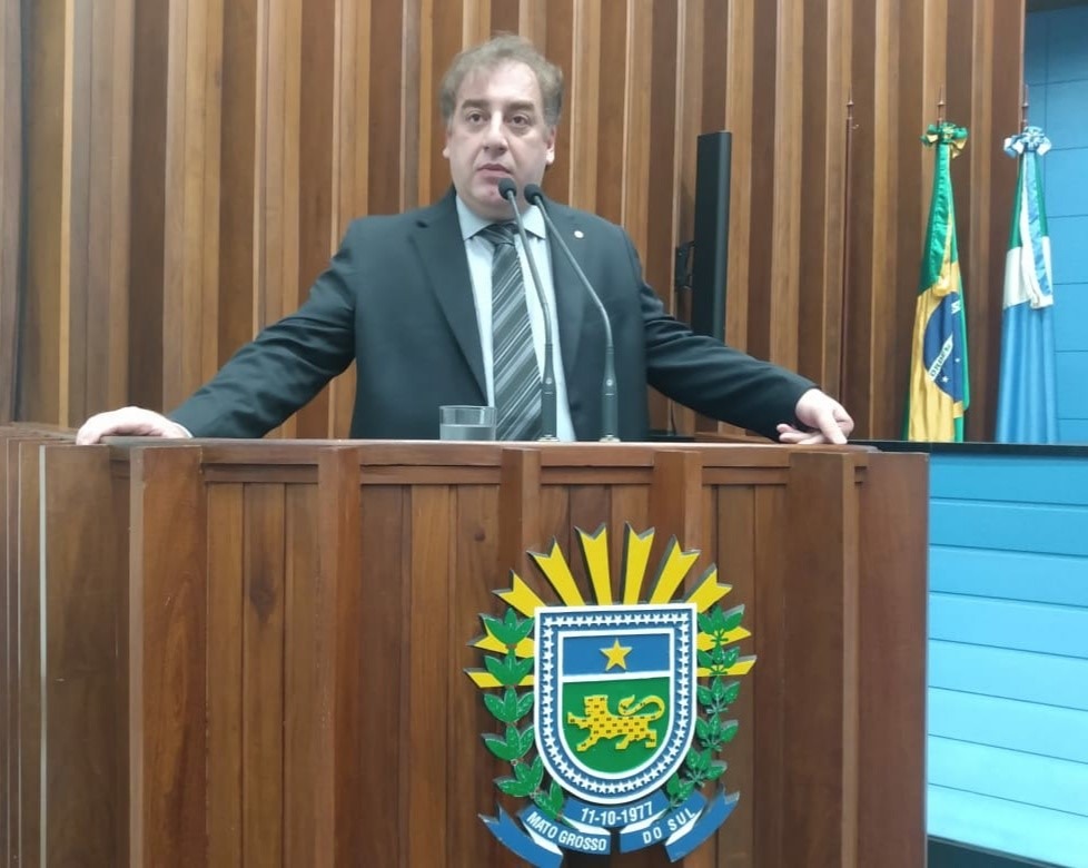 Deputado lamenta fechamento de escola que atende quase 500 alunos Deputado lamenta fechamento de escola que atende quase 500 alunos