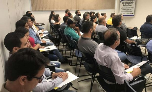 Assomasul promove curso de regularização fundiária urbana nesta sexta-feira Assomasul promove curso de regularização fundiária urbana nesta sexta-feira
