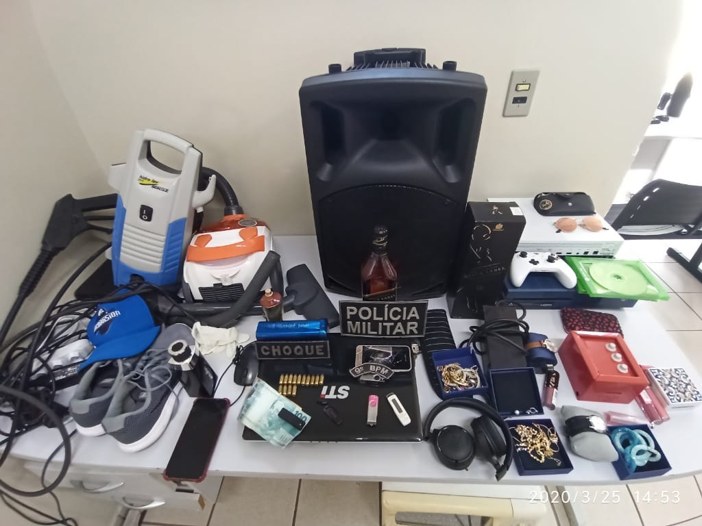 Polícia Militar prende autores de furtos em residências na Capital Polícia Militar prende autores de furtos em residências na Capital