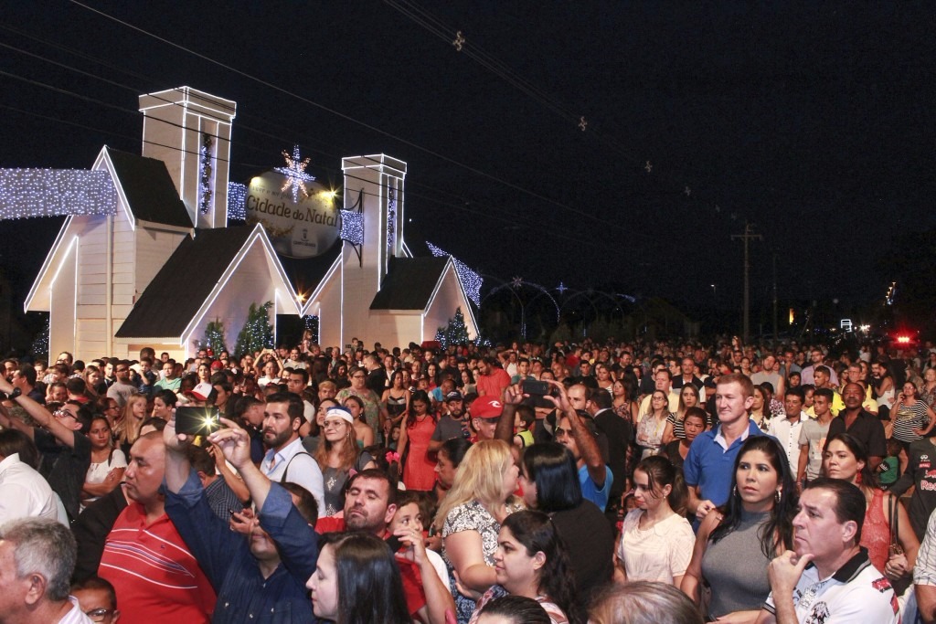 Prefeito anuncia volta do City Tur durante inauguração da Cidade do Natal