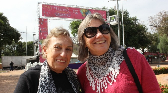 Turistas enfrentam frio e vivem expectativa para atrações do Festival de Inverno Fotos: Chico Ribeiro
