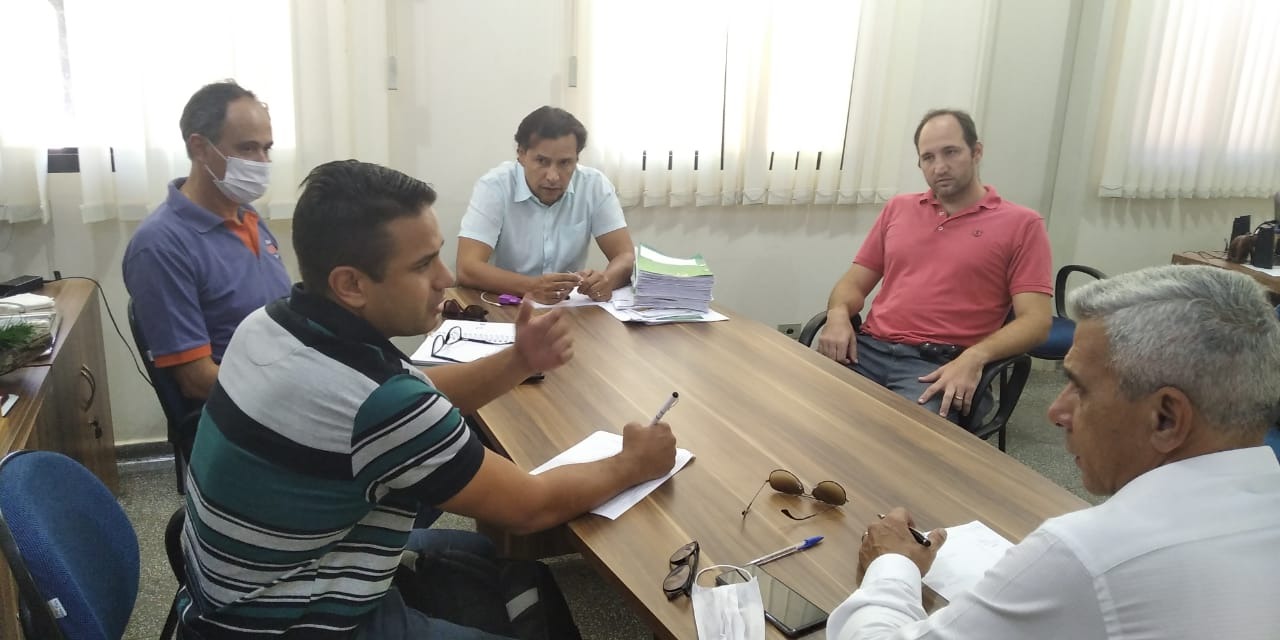Procon e representantes de entidades de educação física debatem sobre contratos com academias Procon e representantes de entidades de educação física debatem sobre contratos com academias