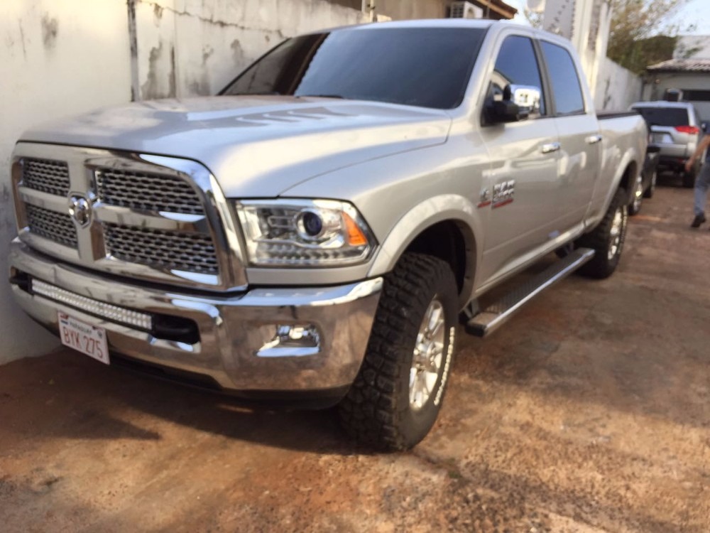 Caminhonete blindada apreendida na residência (Foto: PF/Divulgação)