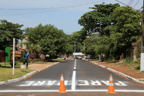 Prefeitura alerta para readequação do trânsito próximo a nova feira Prefeitura faz adequação no trânsito na região da feira livre para melhorar o fluxo de veículos – A. Frota