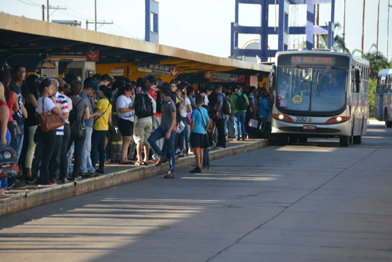 Tarifa de ônibus sobe R$ 0,28 e custará R$ 3,53 a partir de segunda Tarifa sobe na segunda - Foto: Correio do Estado/Arquivo