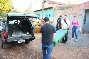 Acusado de matar homem por brincadeira de “soquinho” se apresenta Crime ocorreu por volta das 15h deste domingo (Foto: Fernando Antunes)