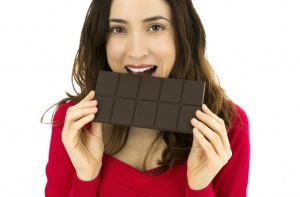 Consumo diário de chocolate diminui o risco de doenças cardíacas Além de gostoso, o chocolate pode ser um aliado da saúde, desde que consumido com moderação.