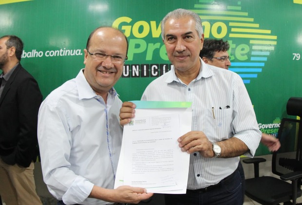 Reinaldo atende pedidos de Barbosinha para Dourados (Chico Ribeiro)