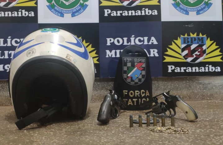 Jovem que ameaçou matar 2 policiais em rede social é preso com arma Divulgação PM