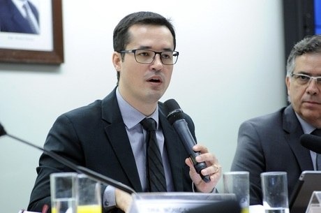 Suposto hacker diz que Manuela d'Ávila passou contato de jornalista Hacker diz à PF que entrou em Telegram de Dallagnol
Alex Ferreira/Câmara dos Deputados