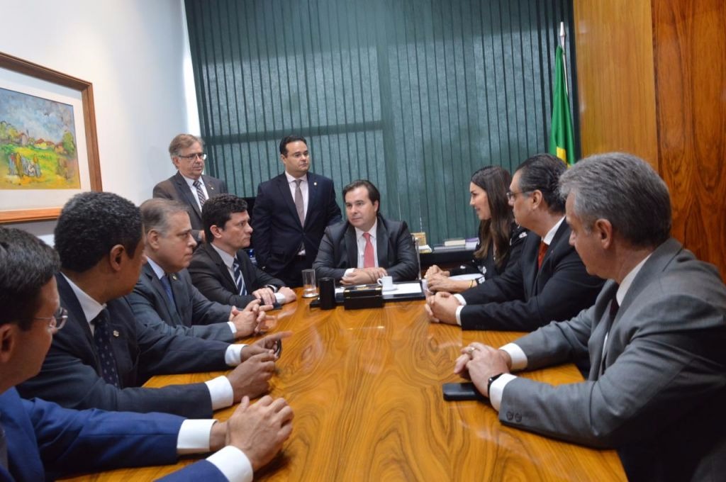 Fábio Trad entrega Pacote Anticrime aos ministros Sérgio Moro e Alexandre de Moraes Divulgação