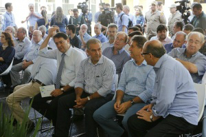 Reinaldo chega a Dourados para lançamento e entregas de obras Governador Reinaldo Azambuja e autoridades participam nesta manhã (6) da inauguração do laboratório do Senai em Dourados, que custou R$ 8 milhões. (Foto: Divulgação)