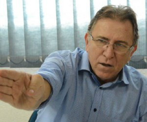 Edson Giroto aponta o caminho traçado para concorrer à prefeitura 
(Foto: Arquivo / Álvaro Rezende / Correio do Estado)