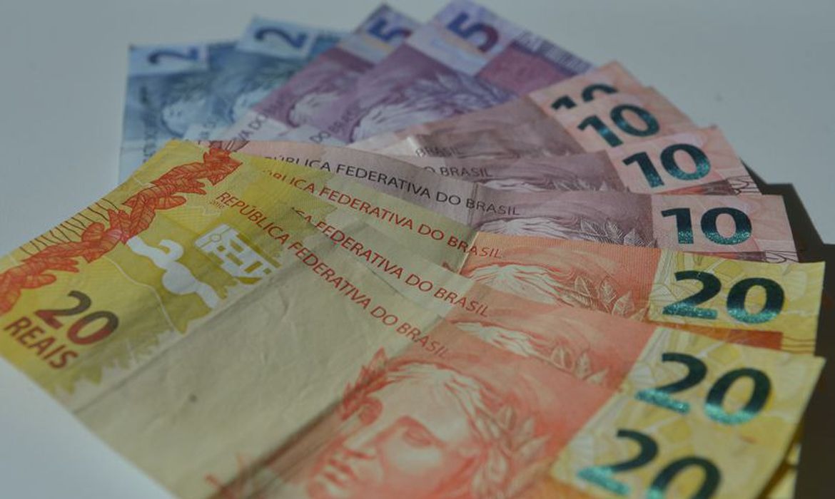 Pagamento de auxílio de R$ 600 segue para votação no Senado Marcello Casal Jr/ Agência Brasil