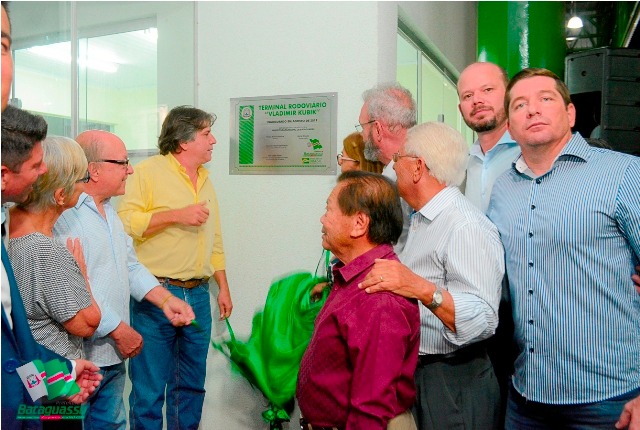 Prefeitura de Bataguassu inaugura rodoviária com verba própria e emenda parlamentar Caravina entrega rodoviária em Bataguassu (Foto: Bianca Lima)
