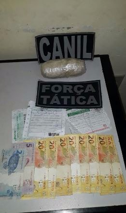 Paranaense é presa com pasta base na rodoviária de Dourados Foto: PM/Divulgação