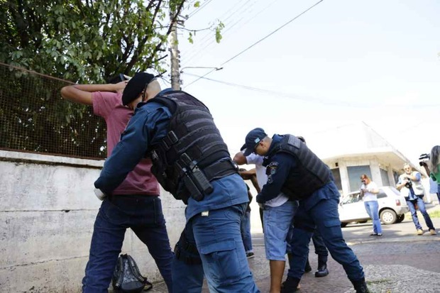Durante Operação Laburu PM prende membro do PCC em Campo Grande (Henrique Arakaki/Midiamax)