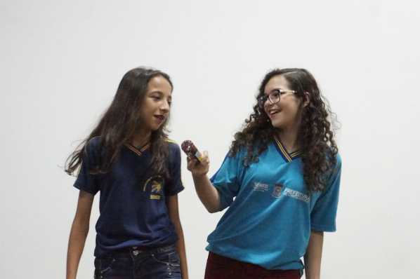 Alunos de escolas municipais participam de concurso de paródia