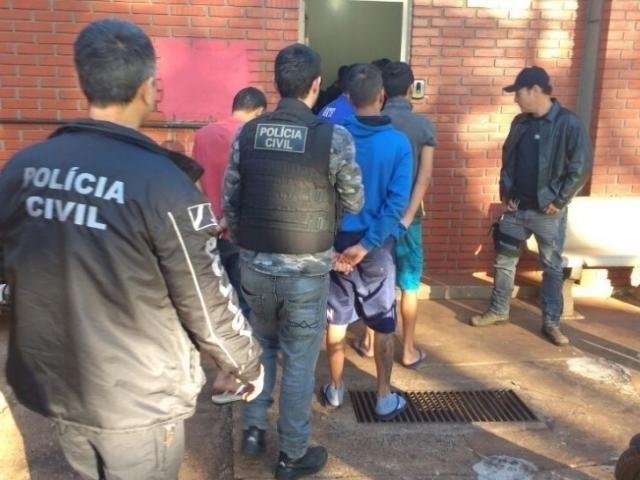 Morte ocorreu na carceragem da 1ª Delegacia de Polícia, em Dourados (Foto: Adilson Domingos)