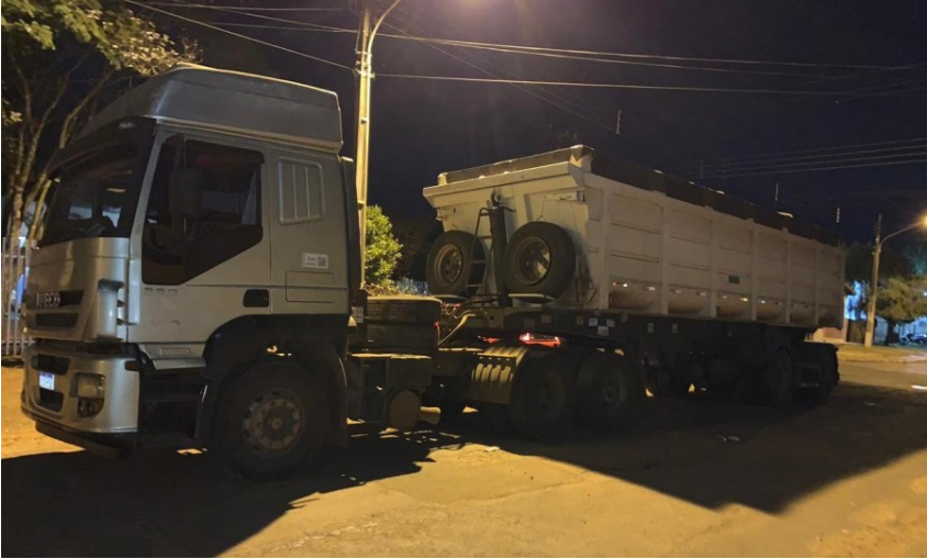 Carreta carregada com mais de 320 quilos de cocaína é apreendida e polícia prende 2 Divulgação