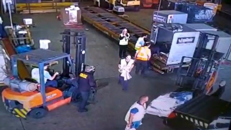 Polícia prende mais um envolvido em roubo de ouro em Guarulhos Notícias UOL