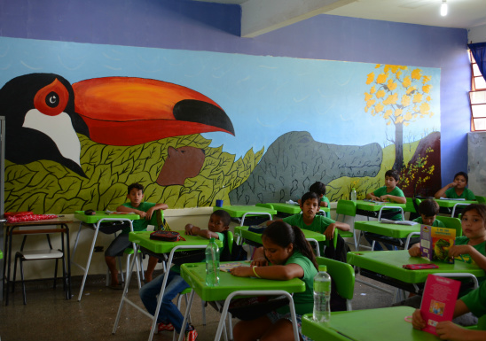 Alunos têm contato direto com trabalho de artistas plásticos da Capital - Foto: Paulo Ribas / Correio do Estado