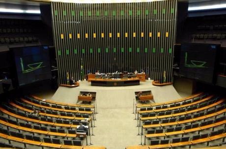 Plenário da Câmara estava vazio na última sexta-feira (24). Ao todo, 24 deputados estavam na Casa
Wilson Dias/Agência Brasil