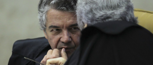 Marco Aurélio Mello critica o não afastamento de Renan Calheiros © Reuters