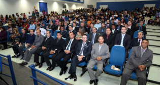 Pastores e religiosos são homenageados em Sessão Solene na Câmara Pastores e religiosos são homenageados em Sessão Solene na Câmara