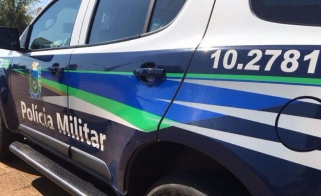 Polícia prende homem após o mesmo filmar a enteada de 17 anos tomando banho Reprodução