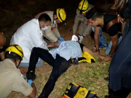 Cantor Cristiano Araújo morre após acidente de carro em GO, diz hospital Cristiano Araújo recebeu atendimento no local do acidente Goiás Goiânia (Foto: Renato Melo/Arquivo Pessoal)