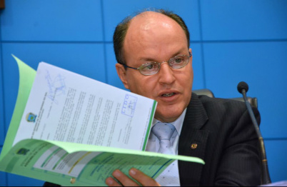 Foto: Roberto Higa AL/MS
Deputado Junior Moci, presidente da Assembleia Legislativa, recebeu o projeto